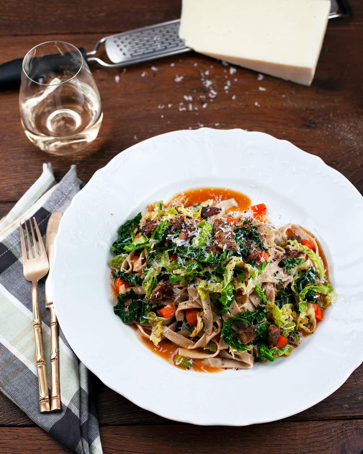 Chestnut pasta with pork and cabbage