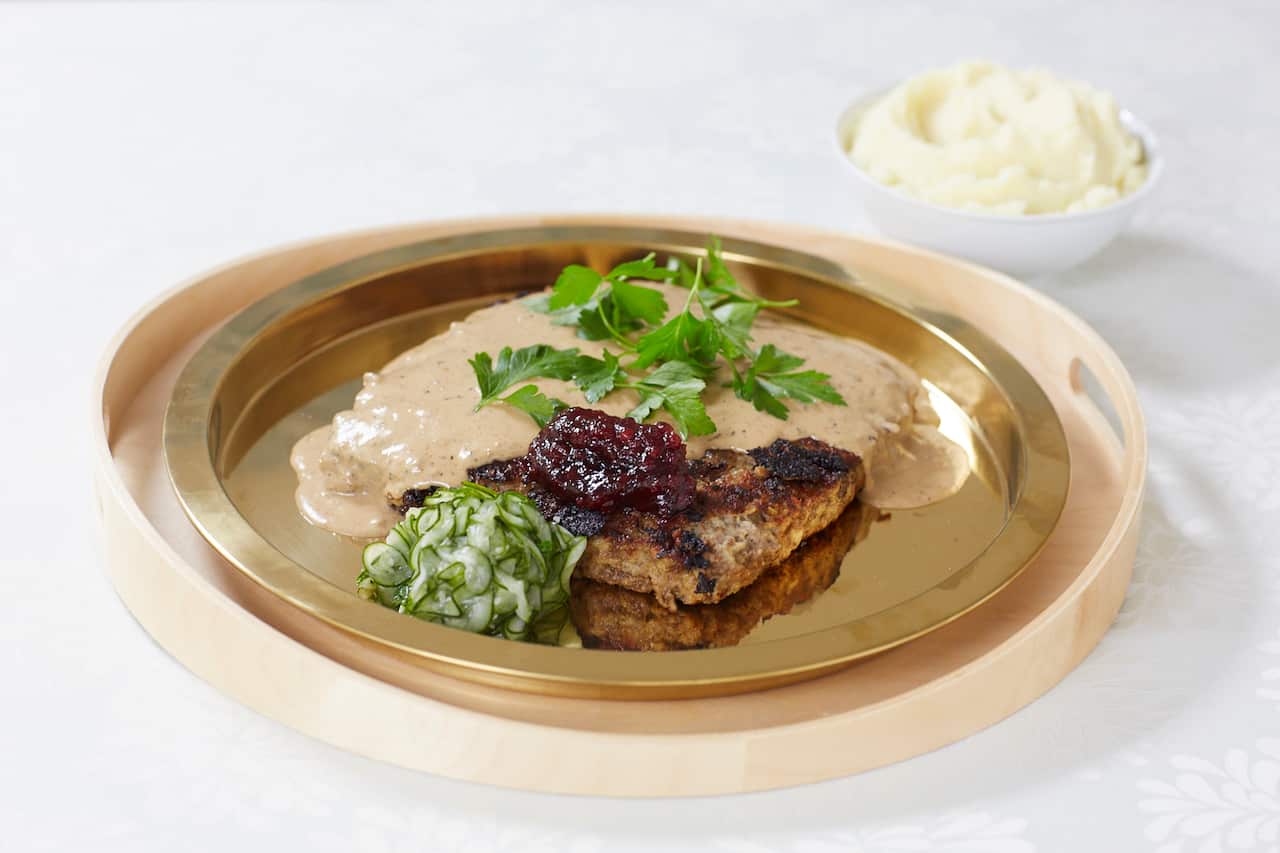 Swedish meatloaf with cream sauce
