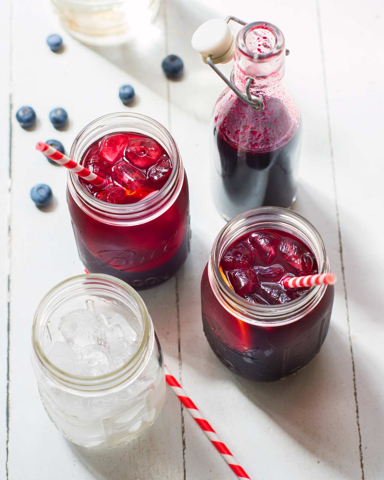 Blueberry limonata
