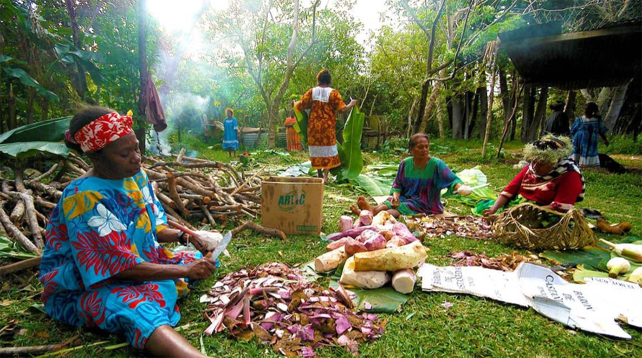 Bougna preparation in New Caledonia © P. Chalas / NCTPS