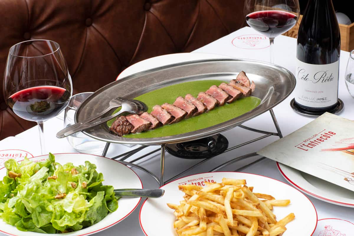 Bouillon l'Entrecote steak frites