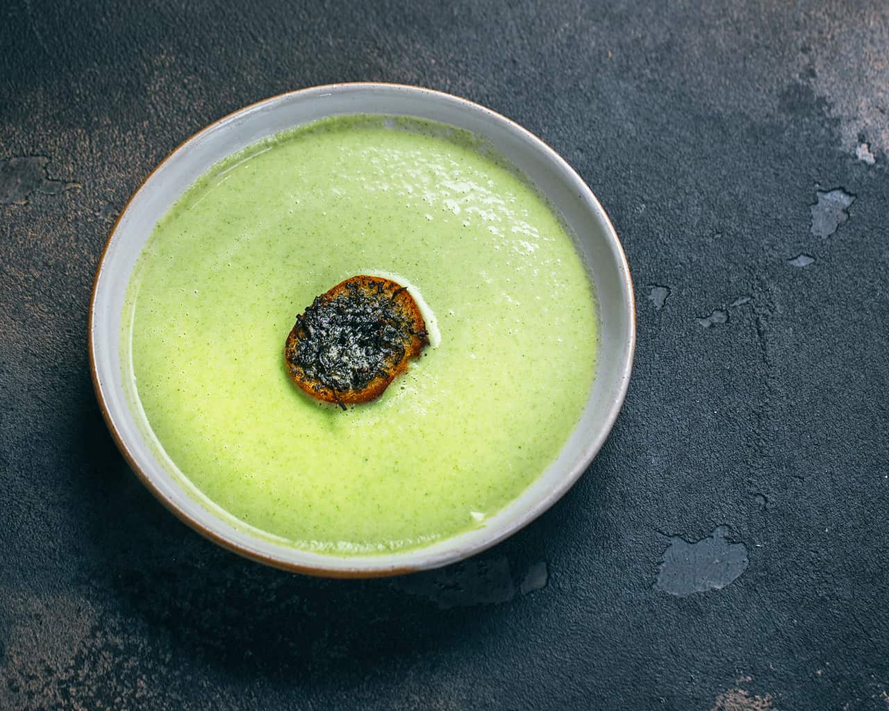 Broccoli soup with seaweed butter crouton