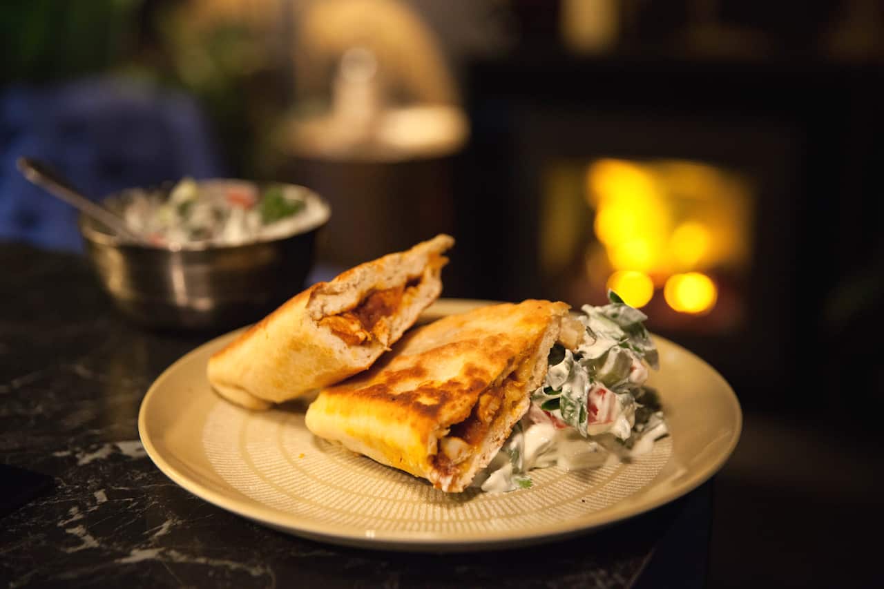 Butter chicken naan bread parcel 