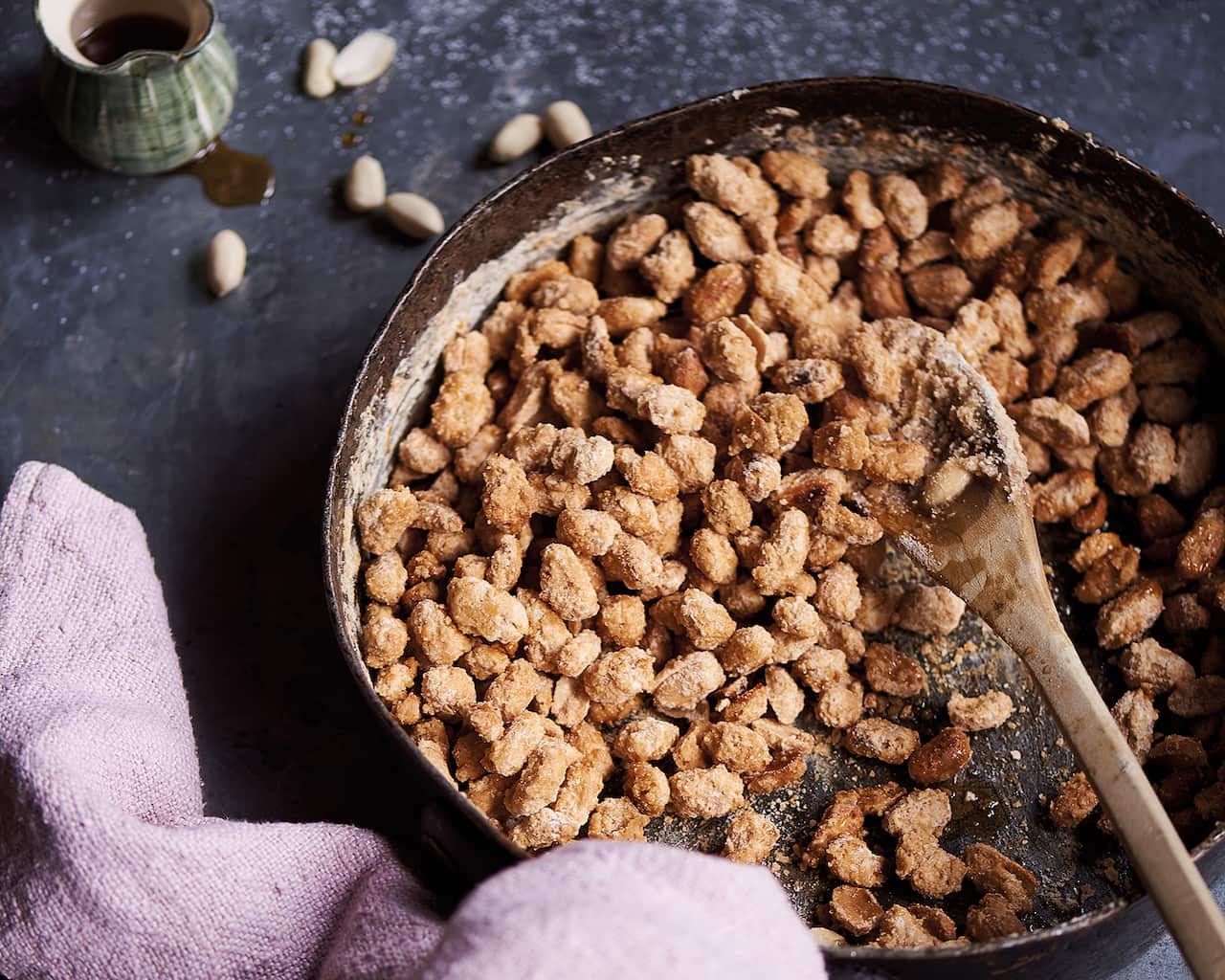 Caramel peanuts