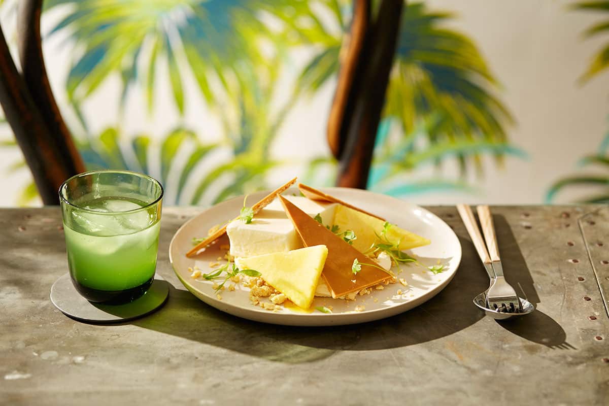 Caramelised pineapple frozen yoghurt