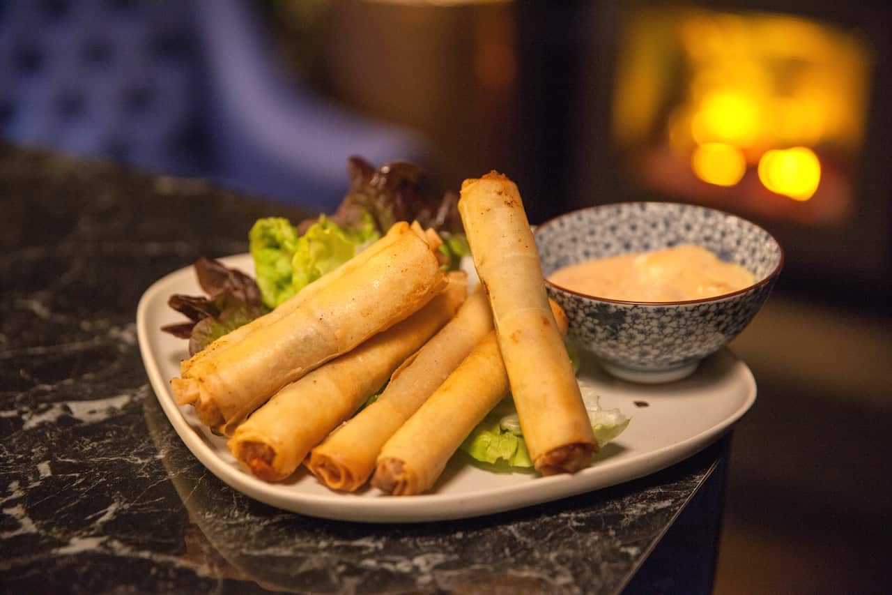 Cheeseburger spring rolls