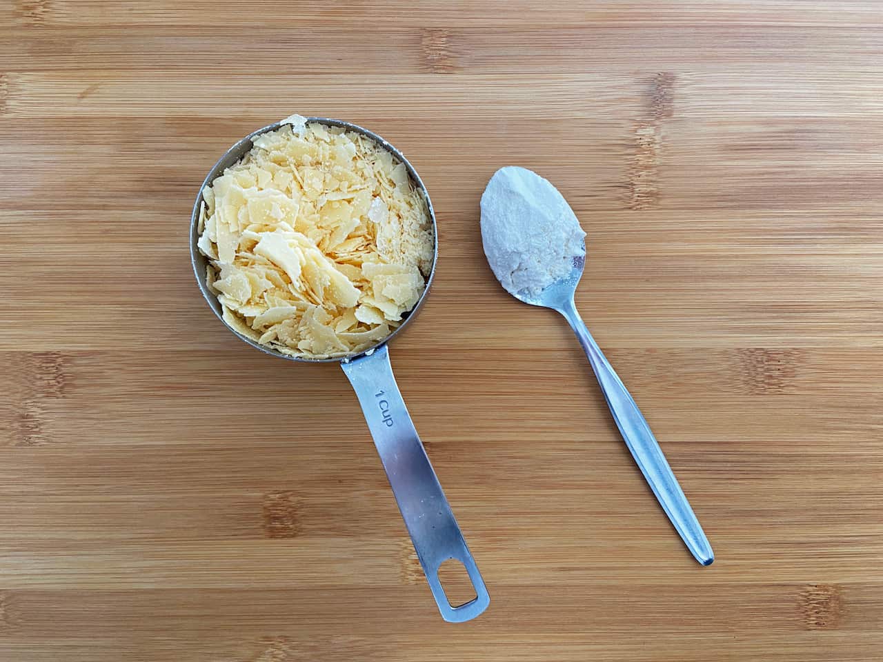 Cheese crisp ingredients