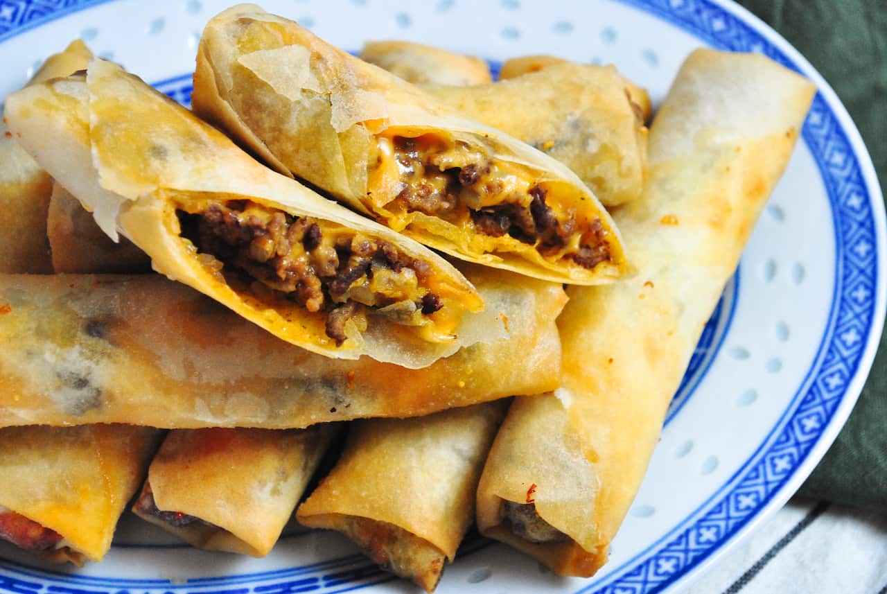 Cheeseburger spring rolls