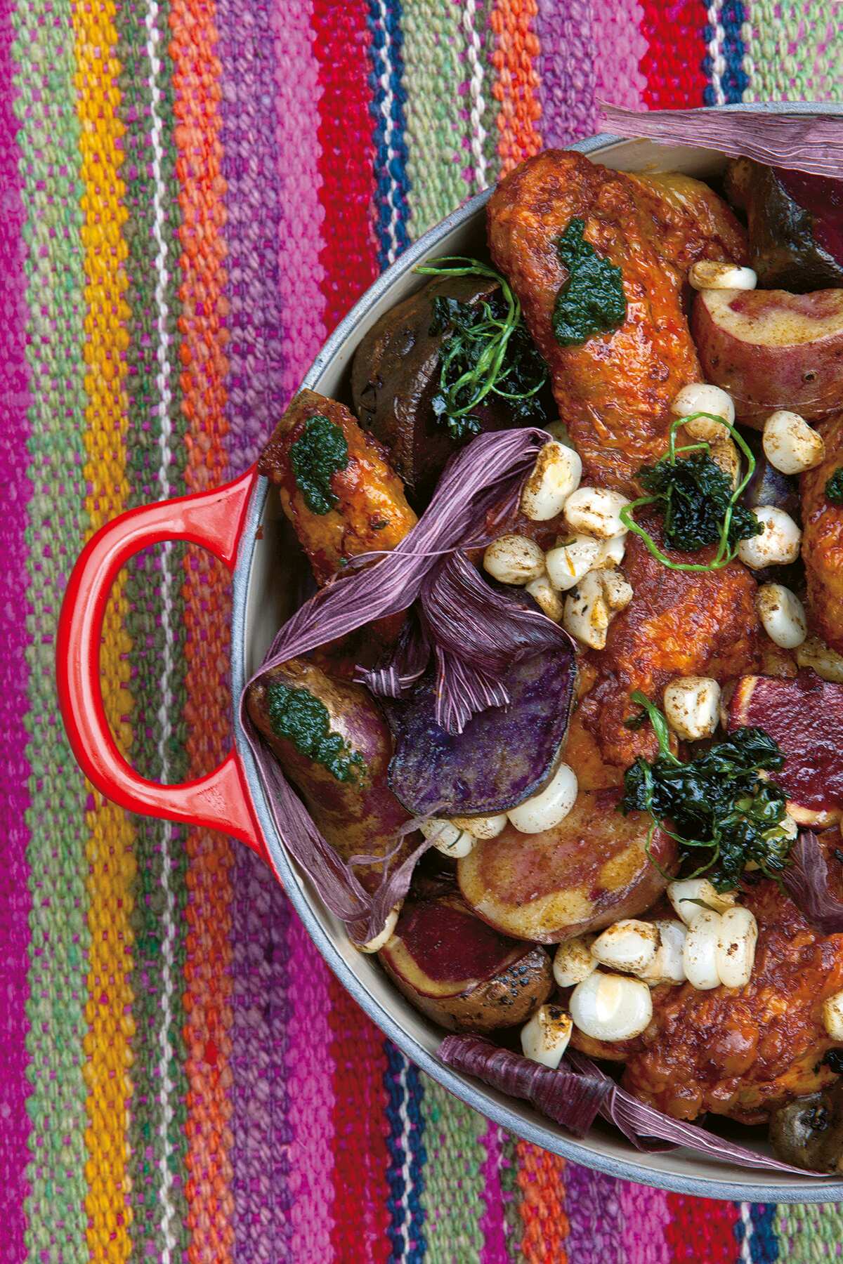 Chicken and potato pachamanca (pachamanca de gallina y papas)