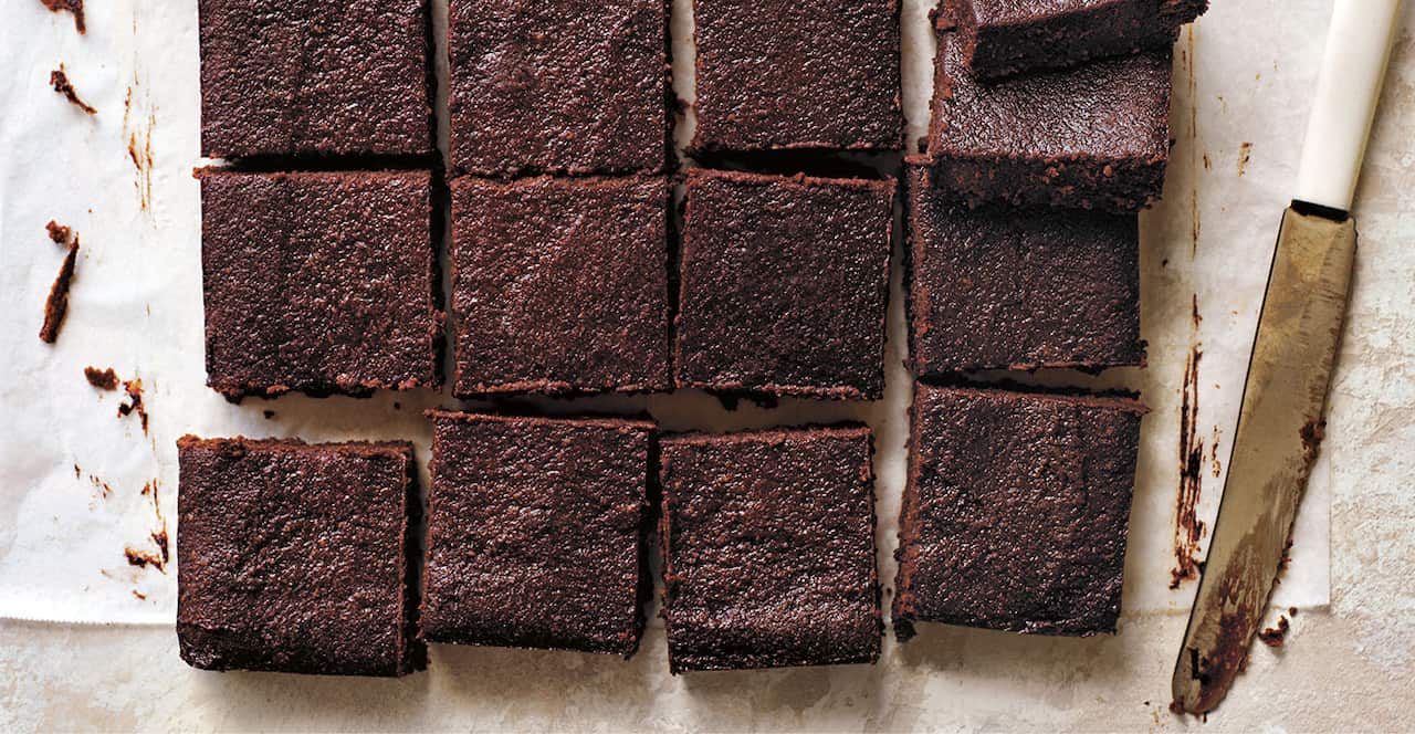 Donna Hay's choc-banana brownies