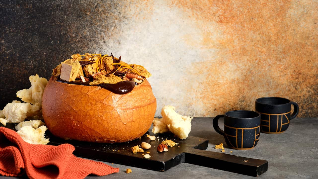 Choc honeycomb cob party loaf