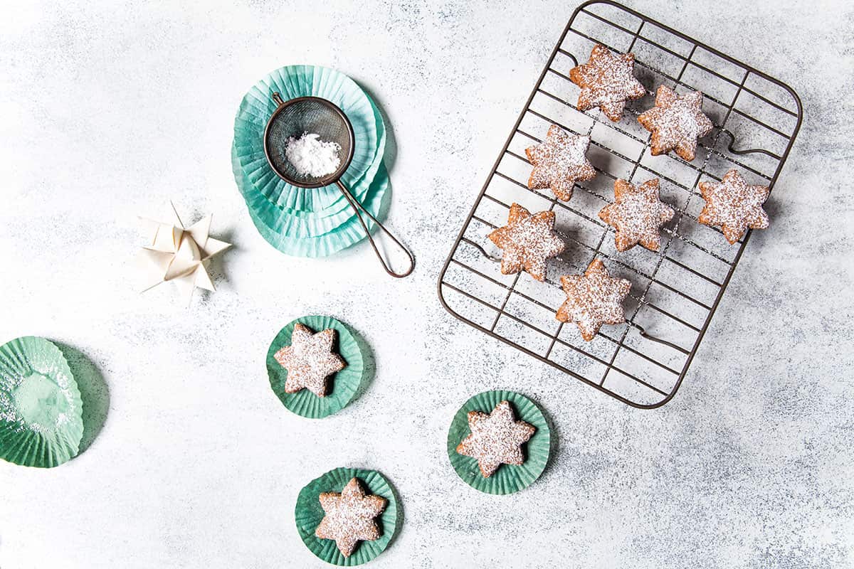 Chocolate and almond spice cookies (basler brunsli)