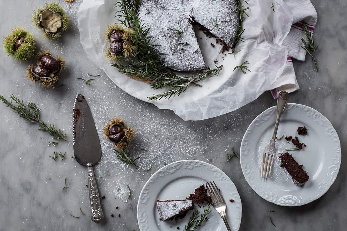 Flourless chocolate, chestnut and rosemary cake (torta di castagna, rosmarino e cacao)