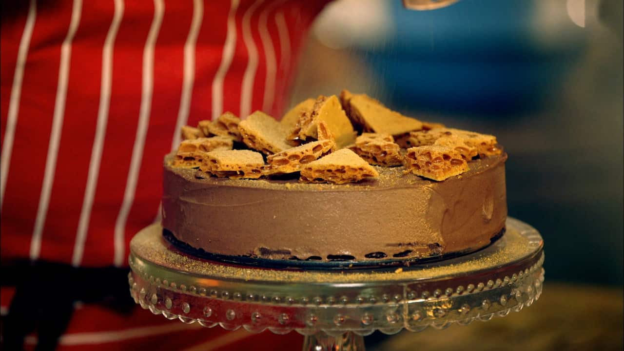 chocolate-cardamom-mousse-cake.jpg