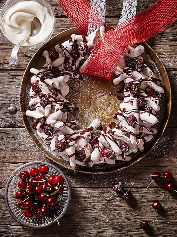 Meringue twig Christmas wreath