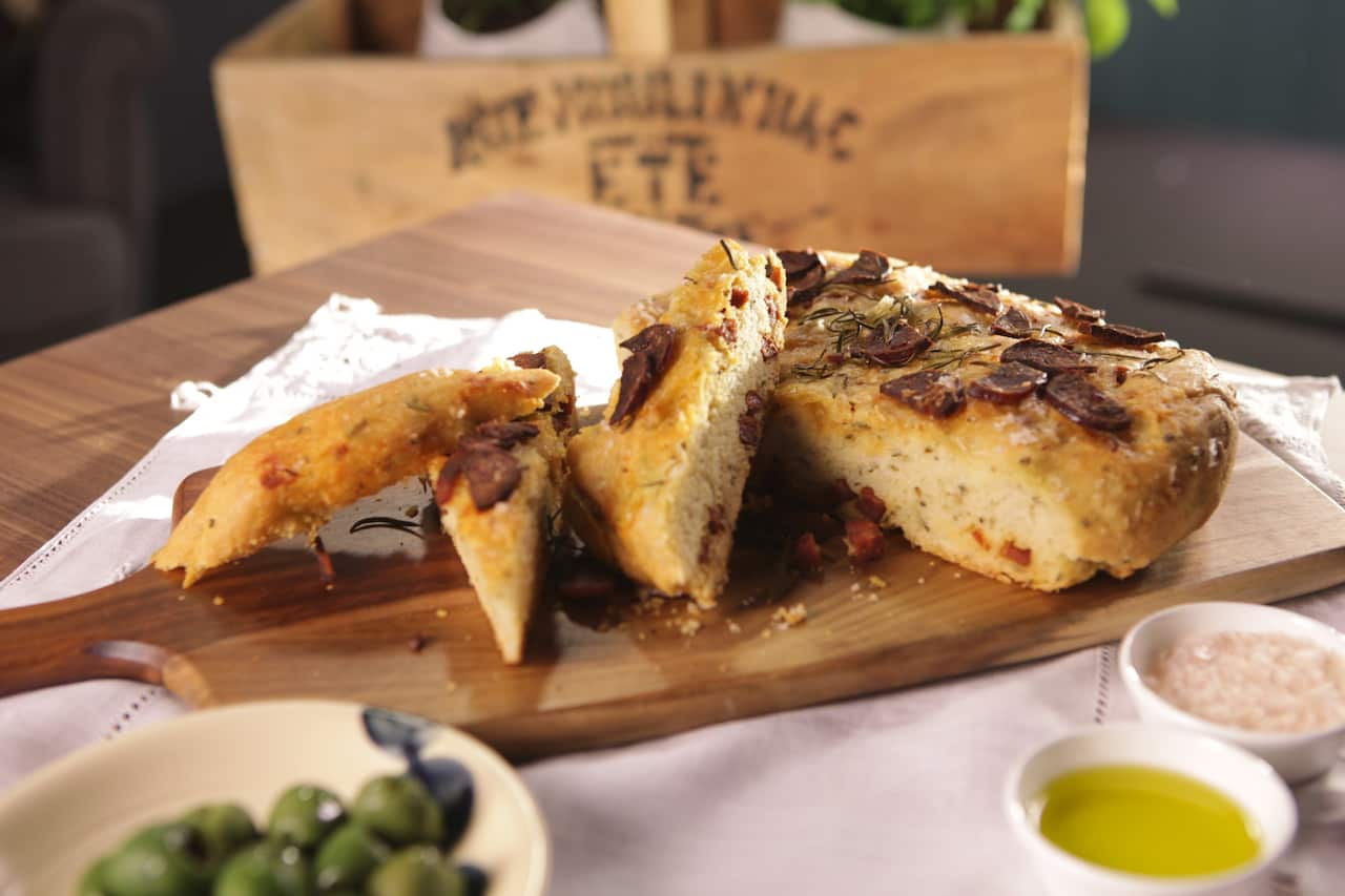 No knead bread with olive oil and chorizo