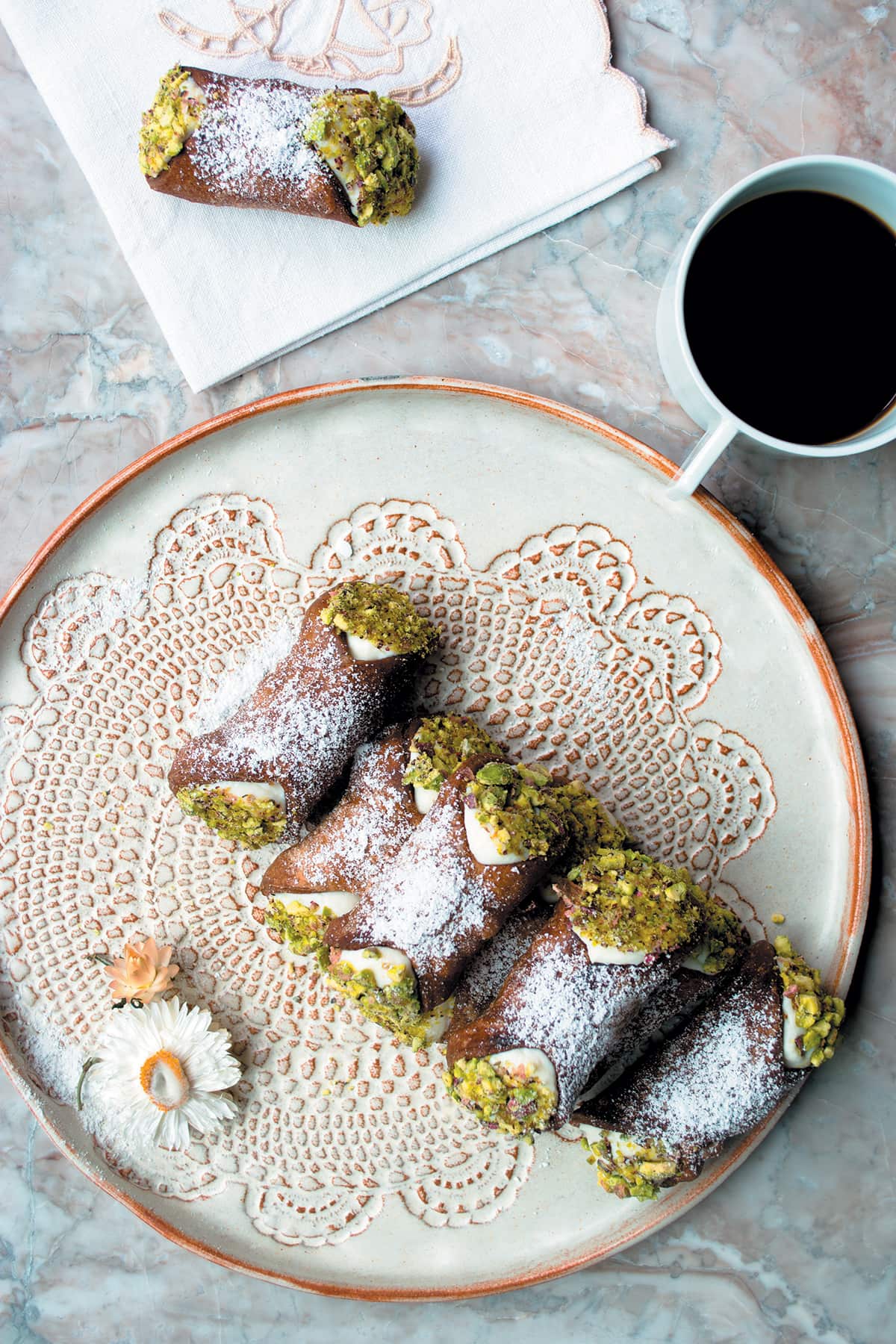 Cocoa cannoli with ricotta (cannoli al cacao con ricotta)
