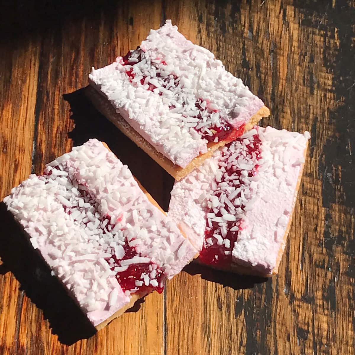 Iced vovo biscuits at Cumulus Inc.