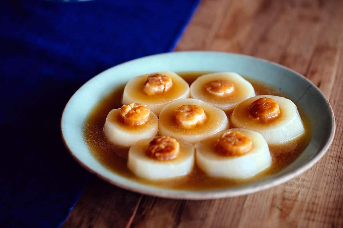 White radish steamed with dried scallops
