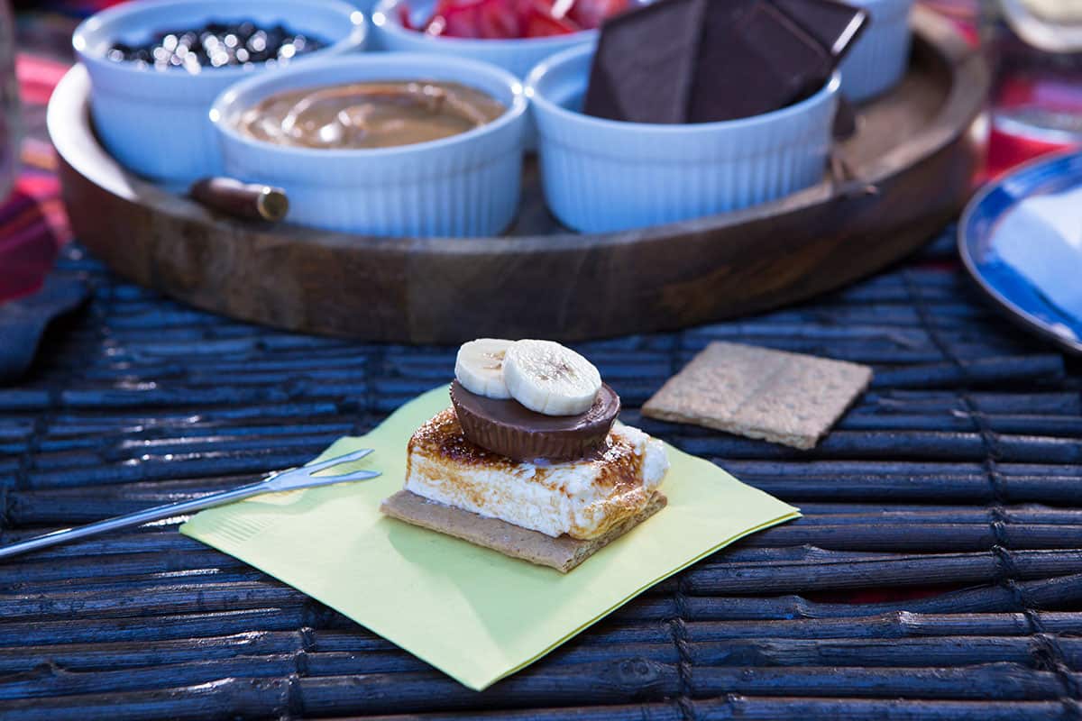 Campfire s'mores with homemade marshmallows