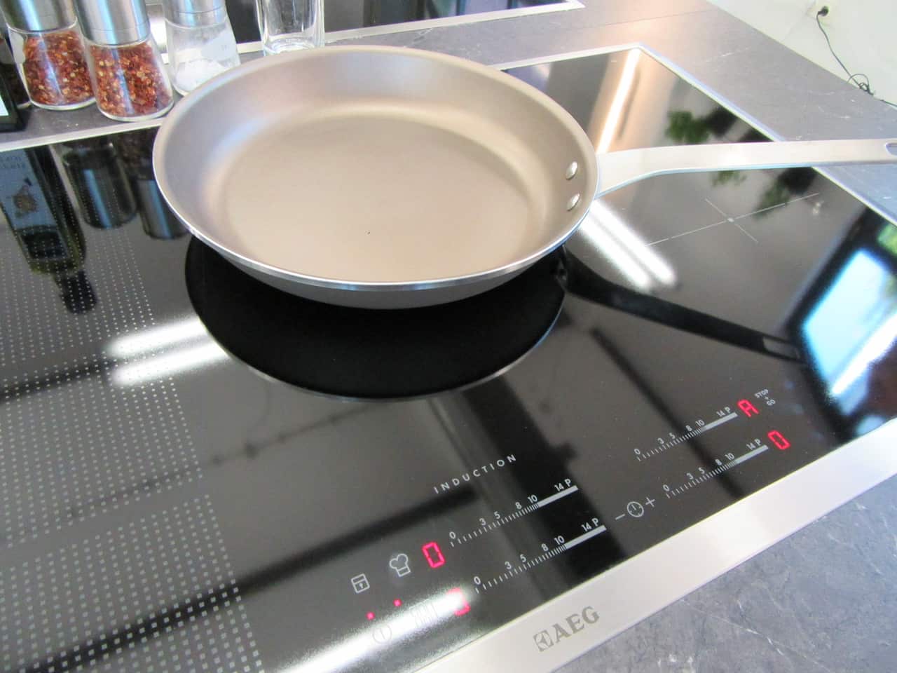 Induction cooktop