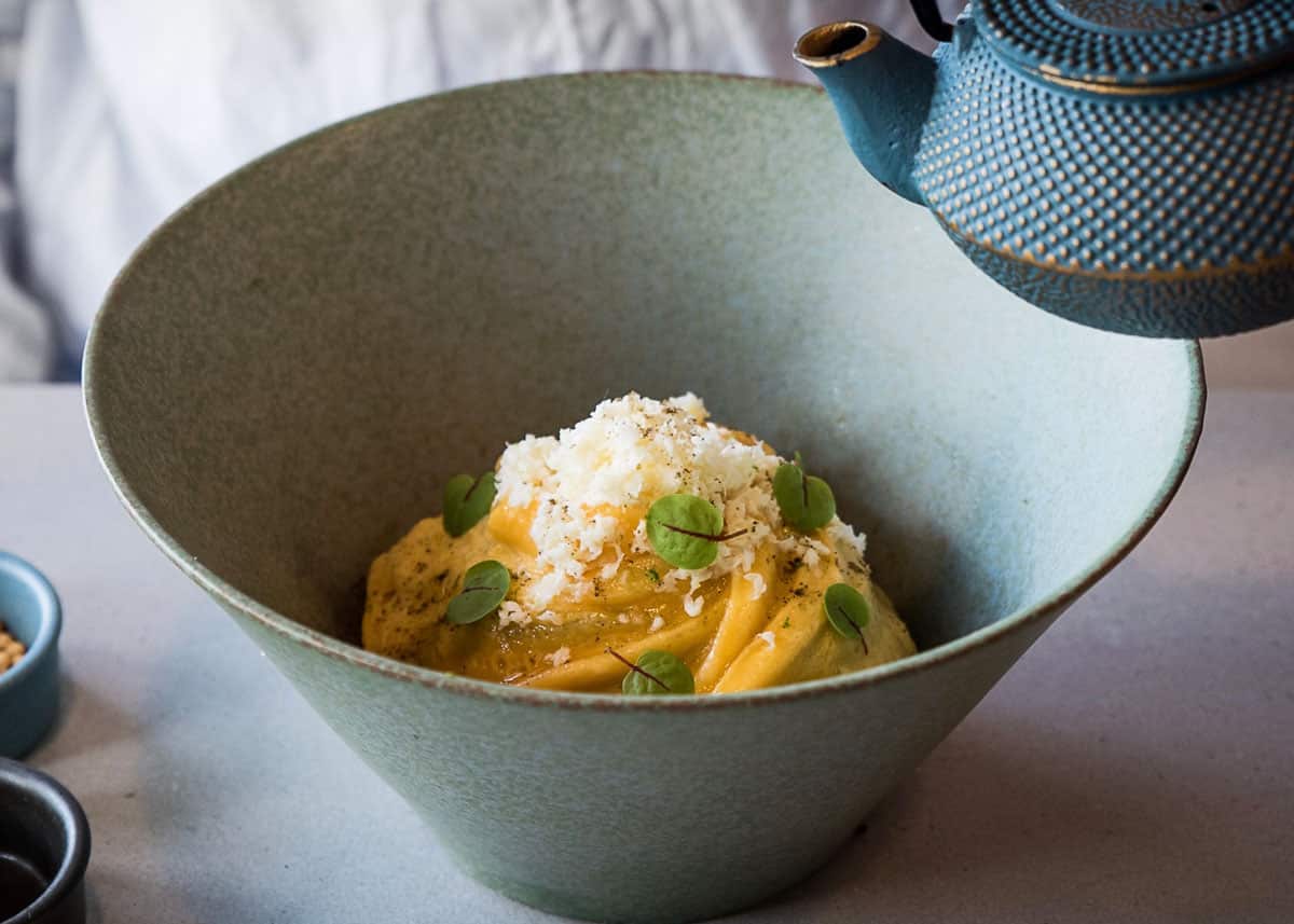 Choose from five rotating bowls including Hainan chicken and unagi (eel) hitsumabushi.