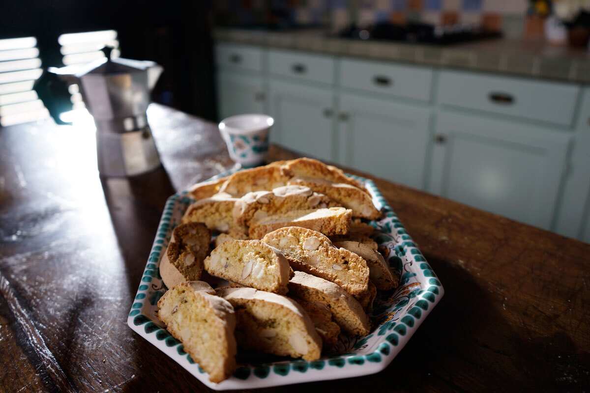 Almond and lemon biscotti