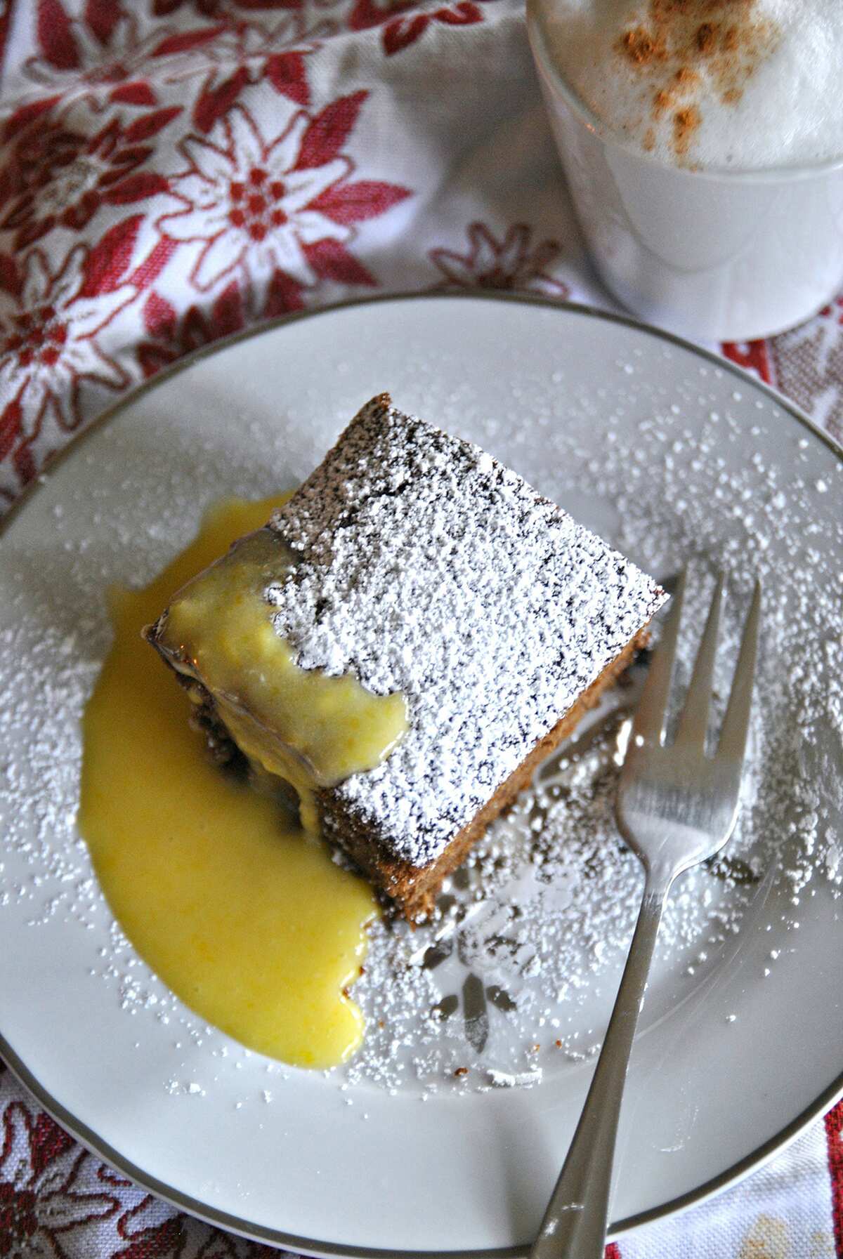 Double gingerbread with lemon custard sauce