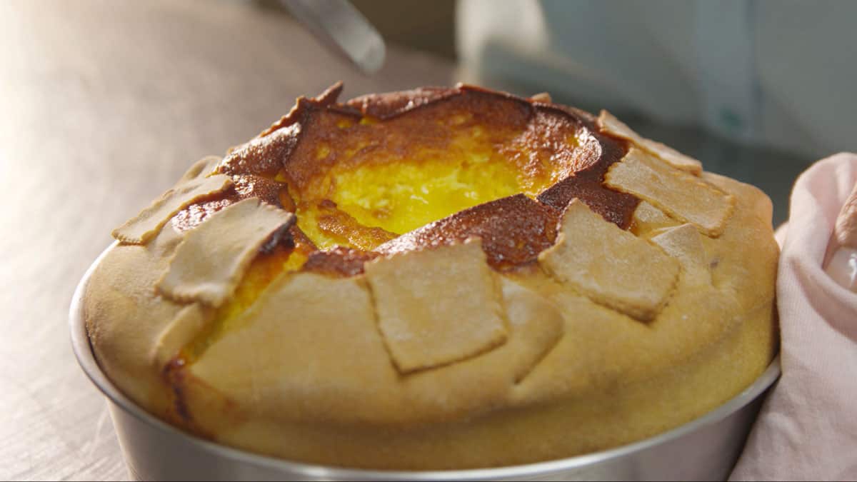 Vincenzo's fiadone cake