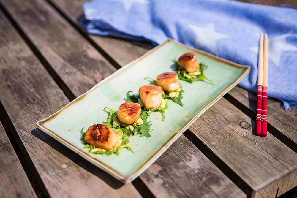 Barbecued scallops with sake butter