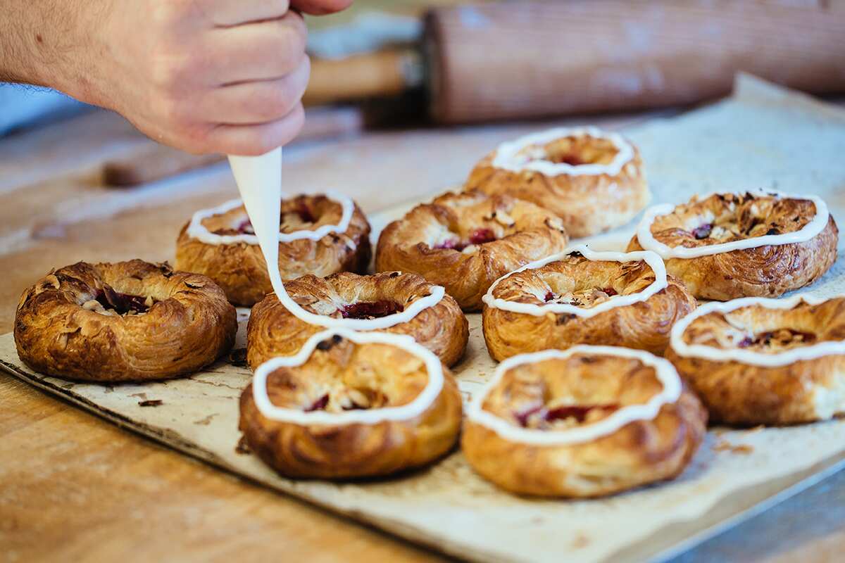 Raspberry and marzipan Danish (spandauer)