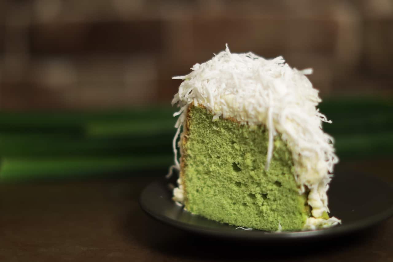 Pandan chiffon cake