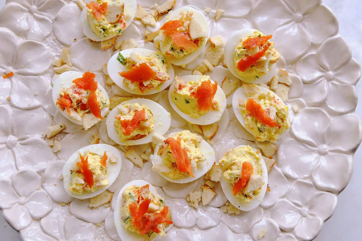 Bagels and lox devilled eggs