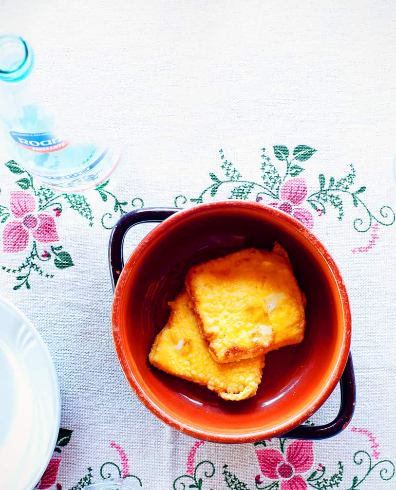 Fried cheese (fromaggio fritto)