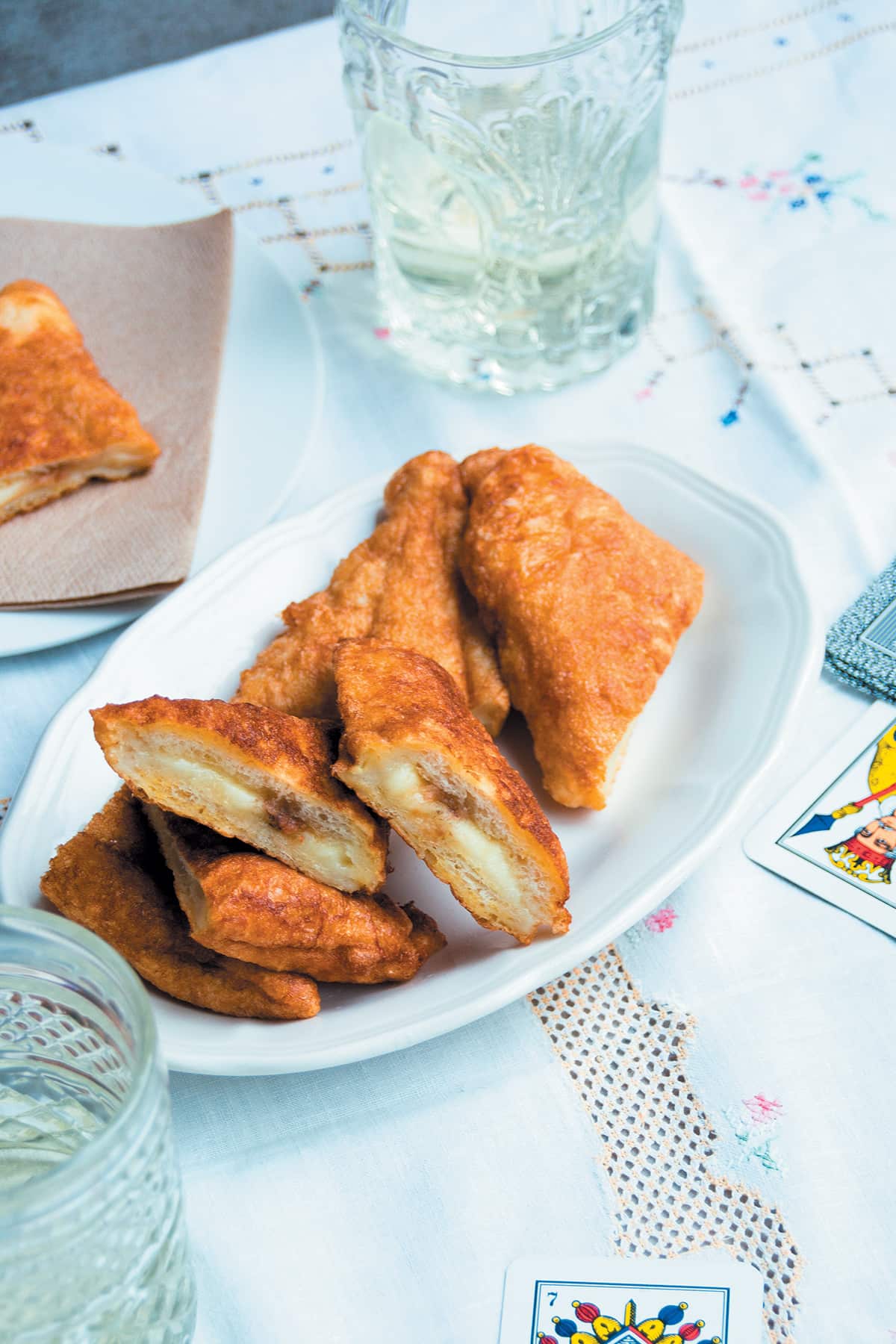 Fried mozzarella sandwich (mozzarella in carrozza)