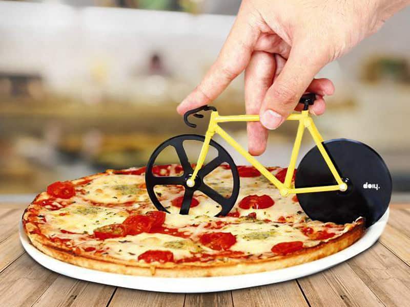 Bike pizza cutter