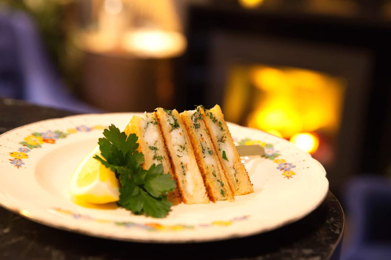 Garlic prawn toasties