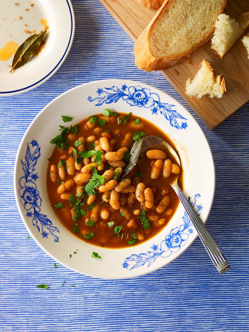 Greek bean soup (fasolada)