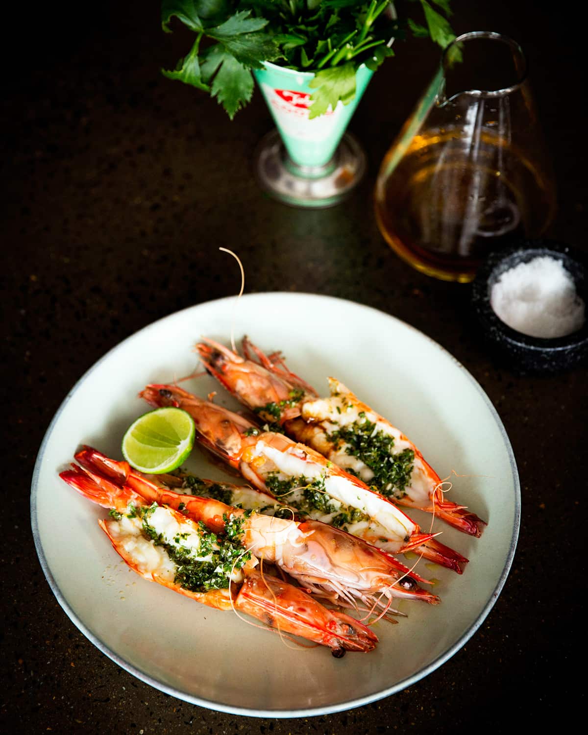 Grilled prawns with oregano and lime