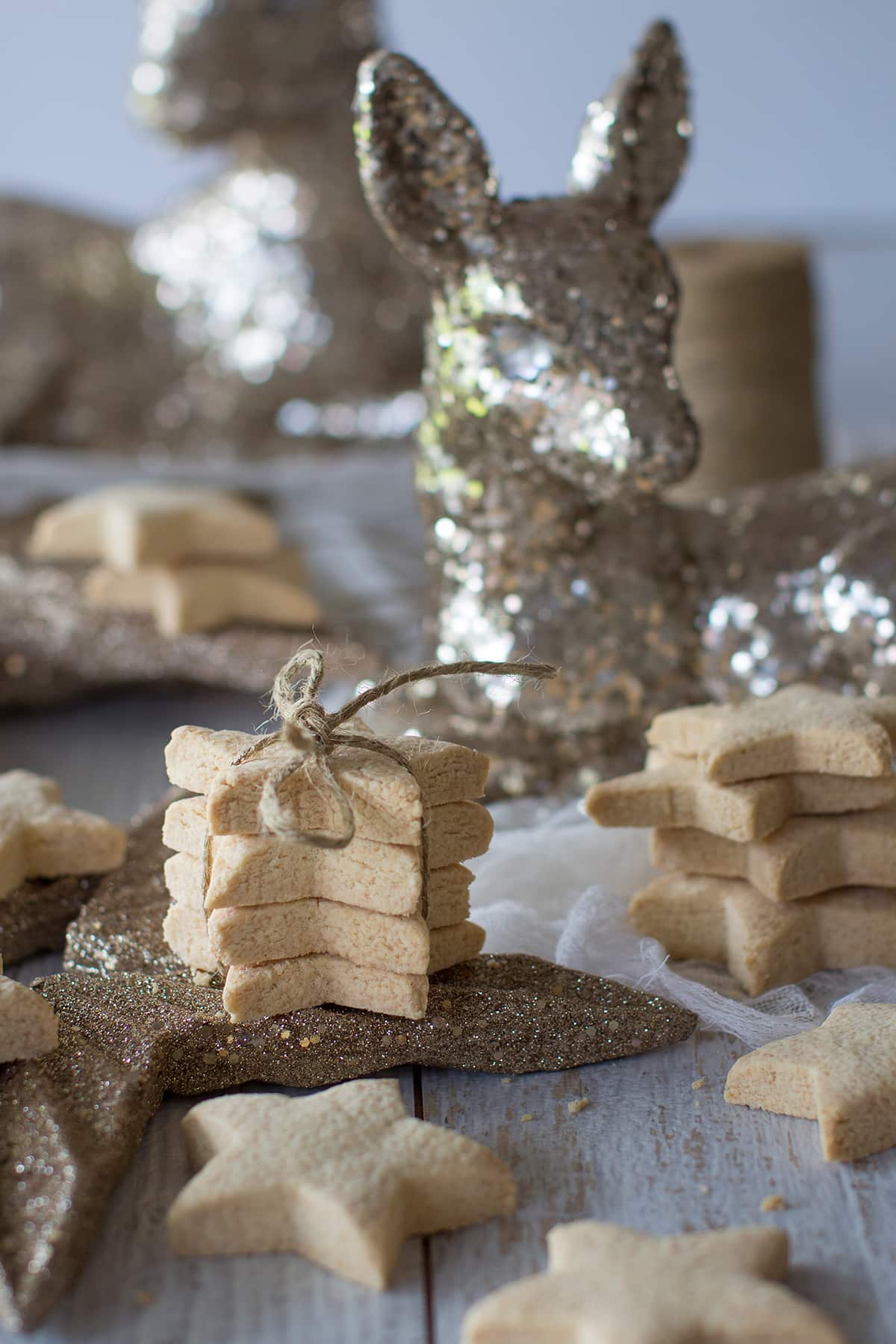 Mastiha shortbread stars