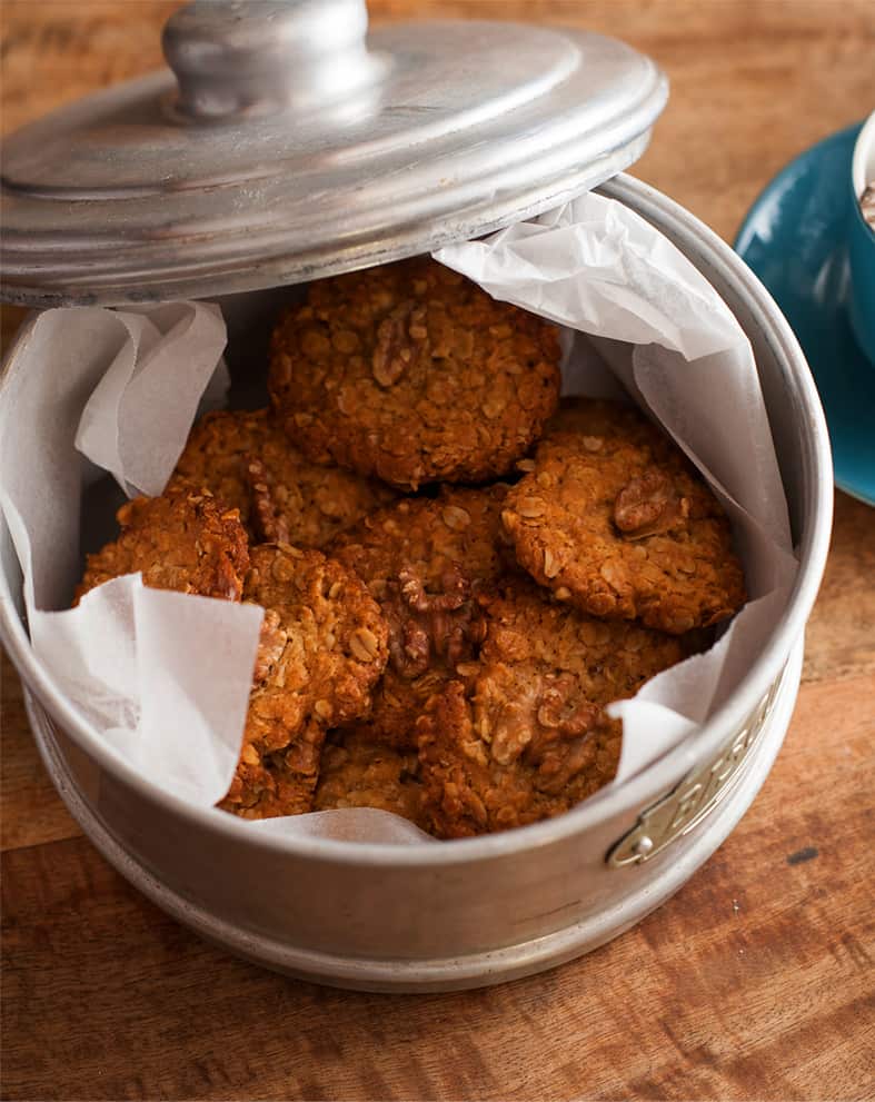 Honey and walnut biscuits