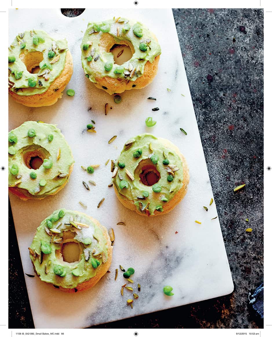 Baked vanilla and pea donuts