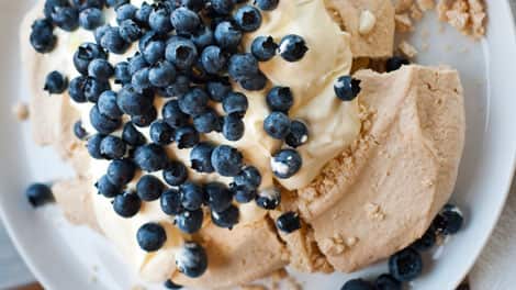 sbs-spring-pavlova_1529855444