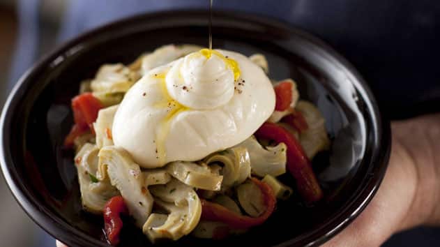 burrata-with-artichokes_2094620908