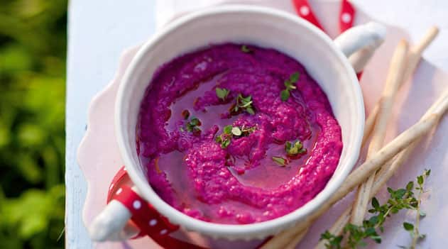 beetroot-dip_24835438