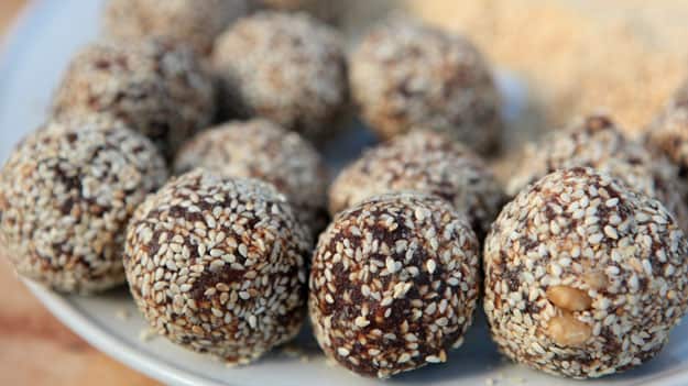 DateandSesameBalls_1143645532