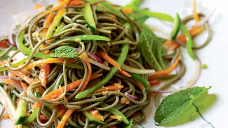 Chilled green tea noodles