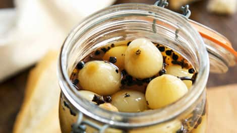 sweet-and-sour-pickled-onions_1988027022