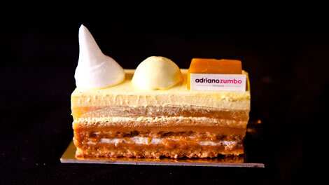 Mango mousse cake