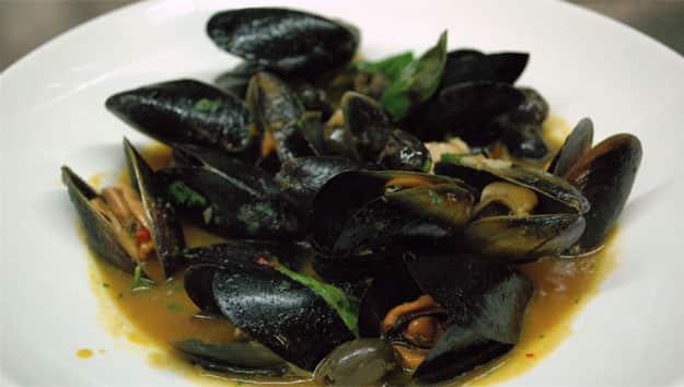 Braised mussels - cozze alla Siciliana